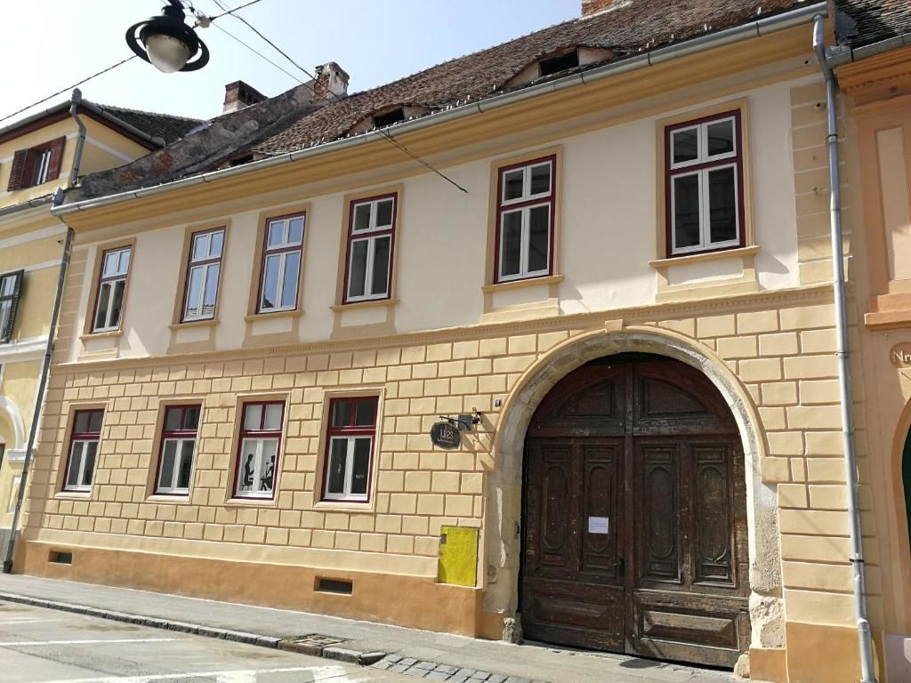 Гостевой дом Jules Home Сибиу-39